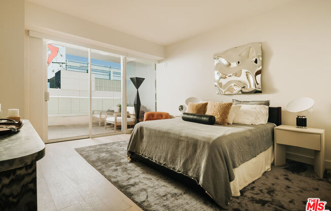 3 beds, 4 baths, 3,270 sqft, $19,995, Unit 14A
