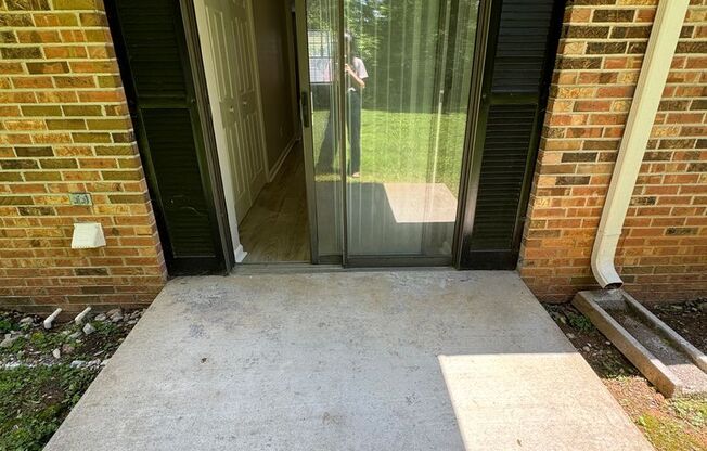 2 beds, 1.5 baths, 890 sqft, $1,240, Unit 2