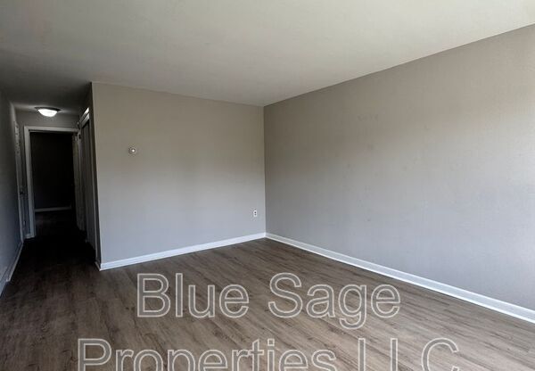 212 N WYCOMBE AVE