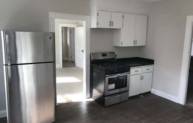 2 beds, 1 bath, 800 sqft, $2,100, Unit 2