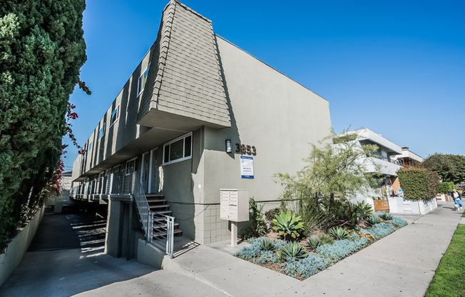 3853 Prospect Avenue - 6