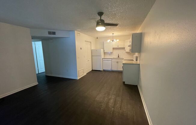 2 beds, 1 bath, 716 sqft, $1,125, Unit 109