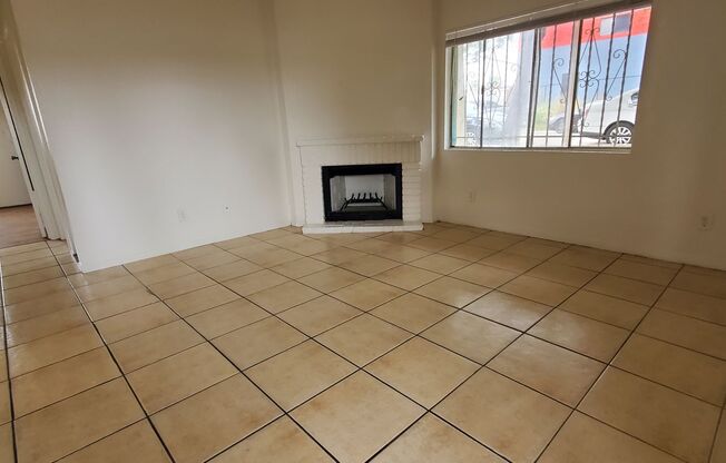 2 beds, 1 bath, $1,995, Unit I