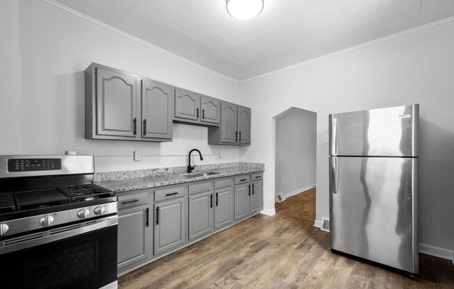 2 beds, 1 bath, $1,099