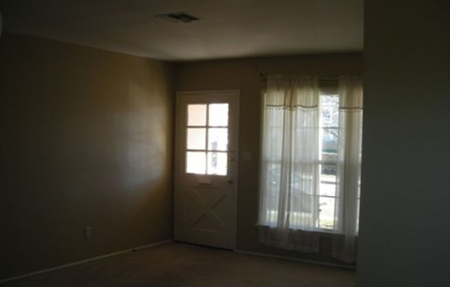 3BR/1BA Single Story Home in Fairmount Park - New Paint, New Carpet, W/D in Garage, Large Backyard