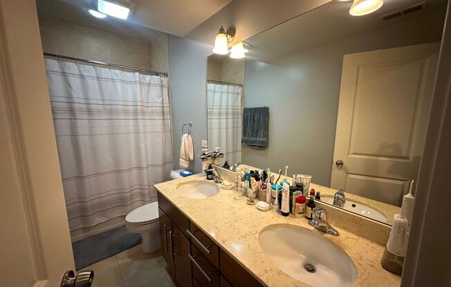 2 beds, 1 bath, $1,750, Unit 4228 #2N