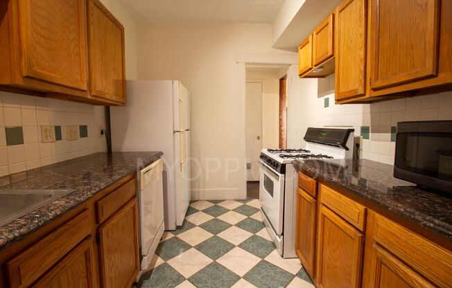 2 beds, 1 bath, 800 sqft, $925, Unit 911/04