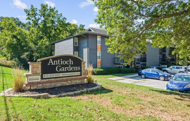 2 beds, 1 bath, 945 sqft, $1,325, Unit 8723-302