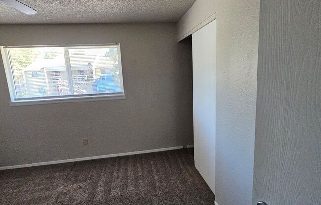 2 beds, 1 bath, $1,295, Unit 2237 S Salmon Lane