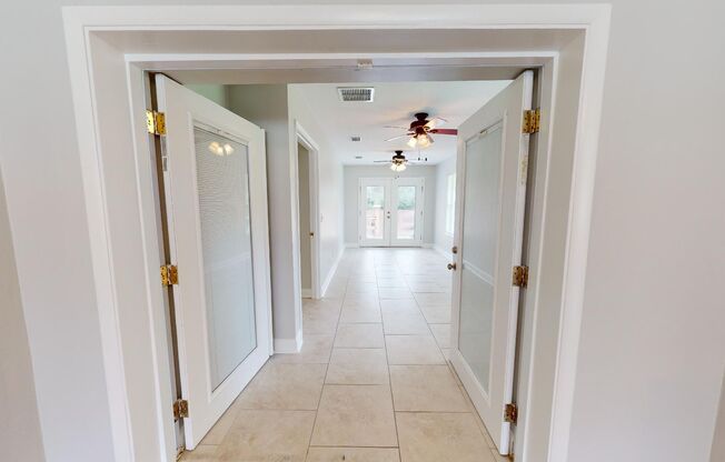4 beds, 2.5 baths, $2,100