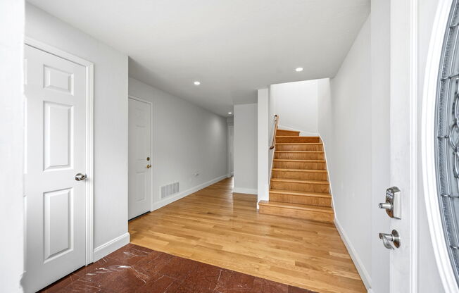 407 Joost Ave