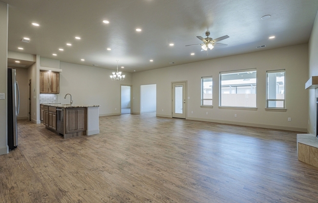 846 FIRE QUARTZ LN