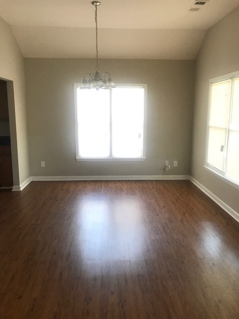 3 beds, 2 baths, $1,550