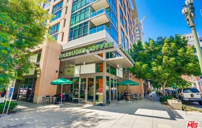 1 bed, 1 bath, 800 sqft, $2,550, Unit 819