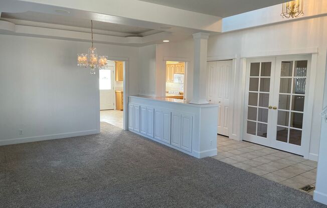 Lovely 3 Bed 2 Bath House in River Road Area