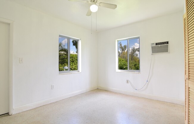 2 beds, 1 bath, 900 sqft, $2,000, Unit SG 550-201