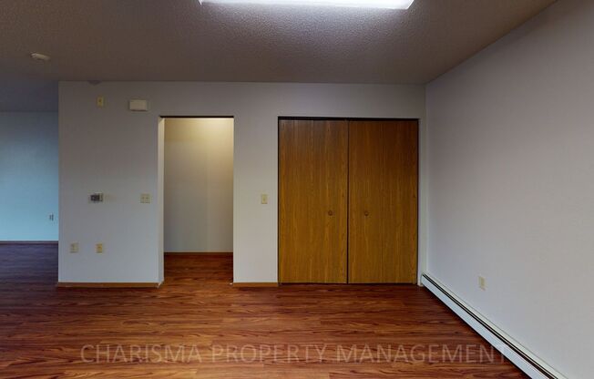 1 bed, 1 bath, 839 sqft, $825, Unit 3500 S Sertoma Ave #12