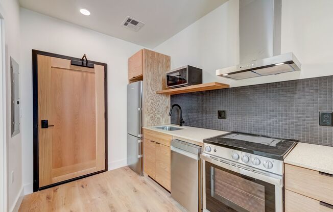 Studio, 1 bath, 358 sqft, $1,412, Unit 511