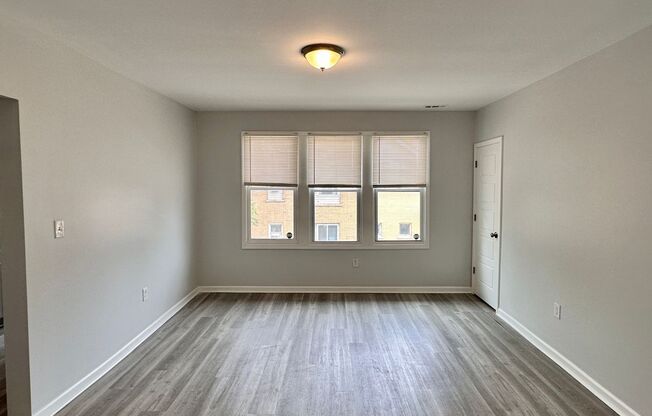2 beds, 1 bath, 1,000 sqft, $995, Unit 1739 Central Ave - Unit 2F