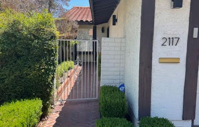 FULLY FURNISHED Home in Spanish Oaks!!