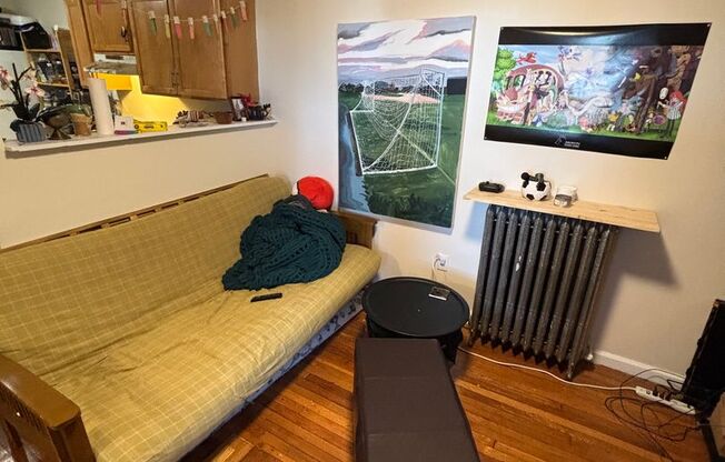 2 beds, 1 bath, 1,000 sqft, $1,295, Unit 19