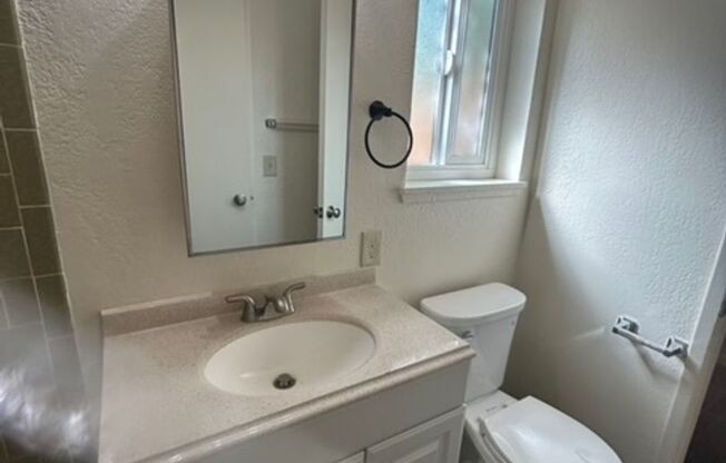 2 beds, 1 bath, $1,265, Unit 3