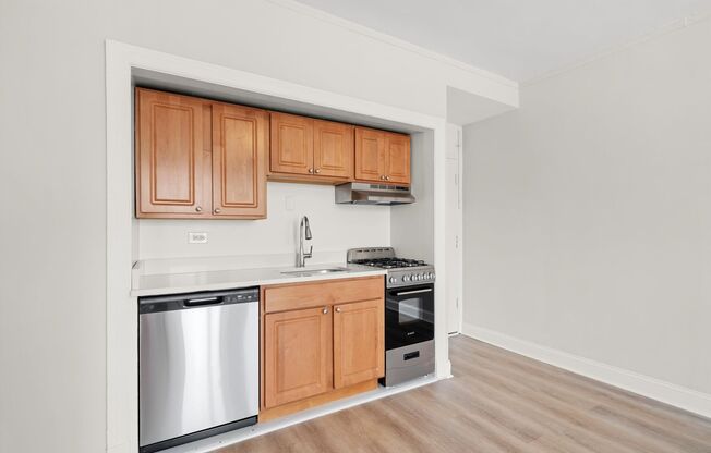 Studio, 1 bath, 380 sqft, $1,650, Unit 137