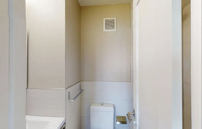 3 beds, 2 baths, $9,395, Unit 35B