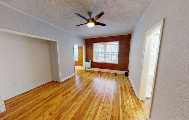 St. Andrews Apts...Charming Apartments...1920's Classic Brick..Newly Remodeled Building! CALL NOW!