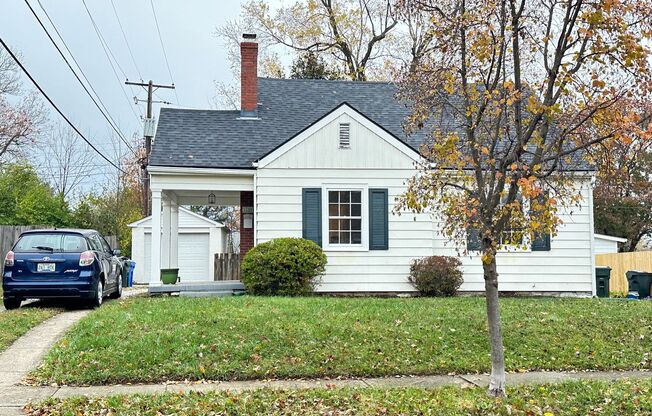 Charming 2-Bedroom Cottage-Style Home!