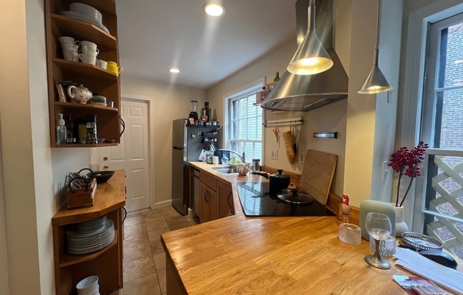 61 W Cedar St 5