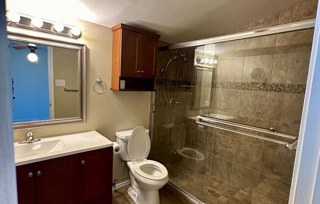 2 beds, 2 baths, $1,350