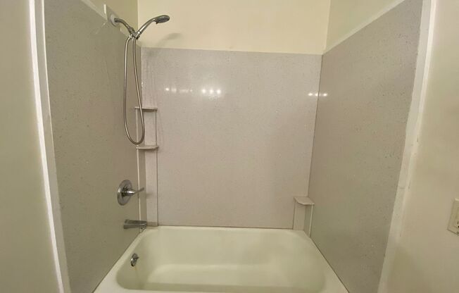 2 beds, 1 bath, 850 sqft, $3,550, Unit 304