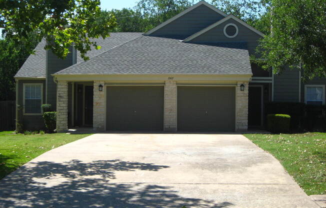 3 beds, 2 baths, 1,147 sqft, $1,850, Unit 11613B