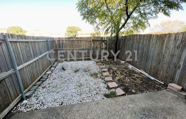 2 beds, 1.5 baths, $1,275