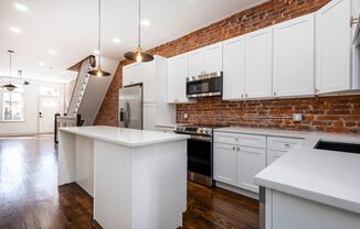 A Stunning 5 Bedroom House in Strawberry Mansion