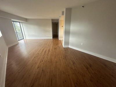 2 beds, 1.5 baths, 850 sqft, $2,850, Unit 420