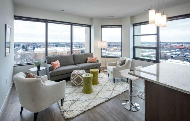 1 bed, 1 bath, 567 sqft, $1,625, Unit 907