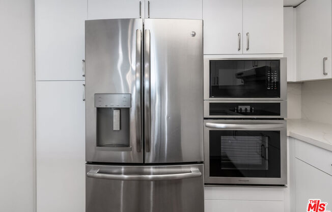 2 beds, 3 baths, 1,434 sqft, $8,000, Unit 1631