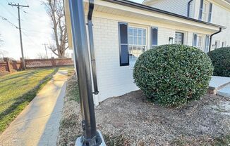 1 bed, 1 bath, 615 sqft, $1,050, Unit 801 Oakwood Villa
