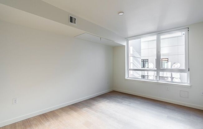 Studio, 1 bath, 300 sqft, $1,599, Unit 419