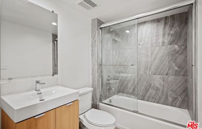 2 beds, 2 baths, 756 sqft, $4,295, Unit PH6