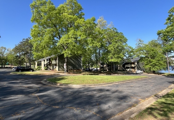 589 STARLIGHT DR
