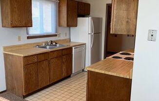 2 beds, 1 bath, $950, Unit Apt 1-C