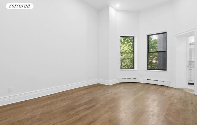 372 CLINTON AVE