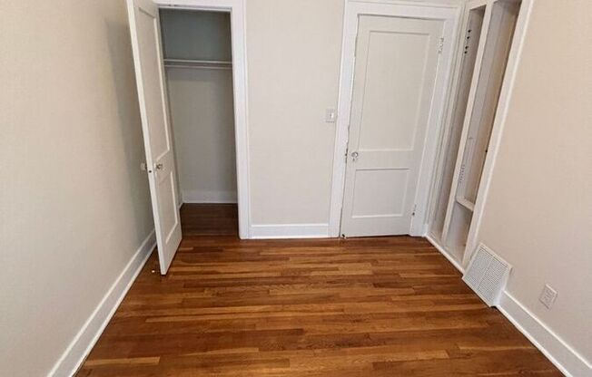 9414 B ROOSEVELT WAY NE