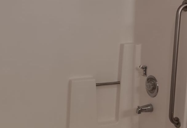 Park Place Apartments (4033 33rd)