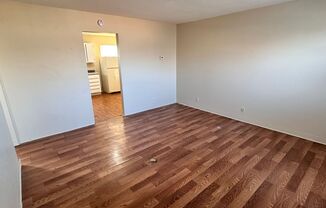 2 beds, 1 bath, 700 sqft, $795, Unit Unit 23