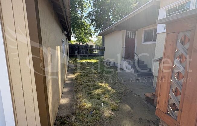 Two Bedroom House with Bonus Room Located Near Jefferson Park