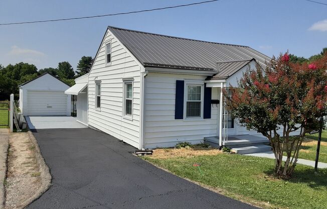 Radford, 3 BR / 1 BA, Available now